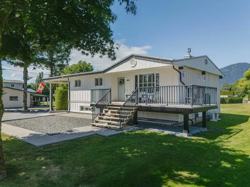 7135 SUMAS PRAIRIE ROAD - photo 3 of 40