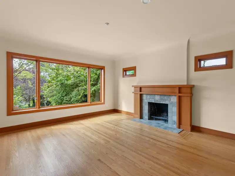 4055 W 35TH AVENUE - photo 2 of 17