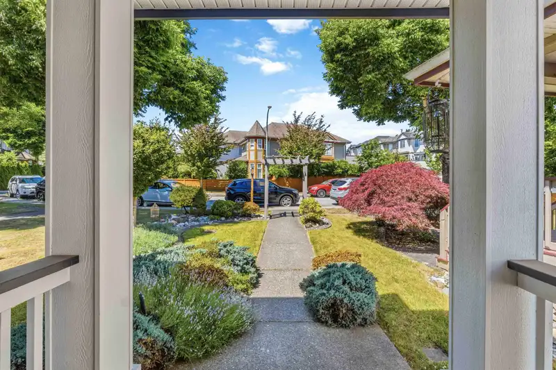 5666 149A STREET - photo 3 of 40