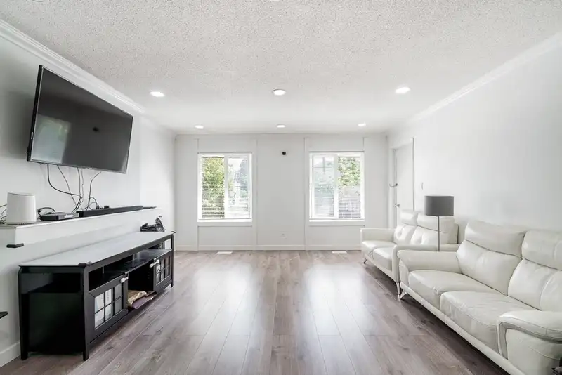 8991 ST. ALBANS ROAD - photo 3 of 17