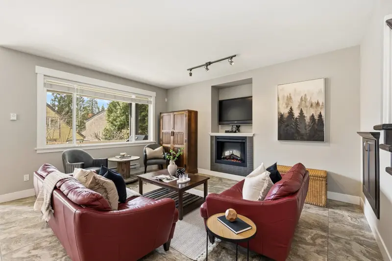 2558 BURIAN DRIVE - photo 2 of 25