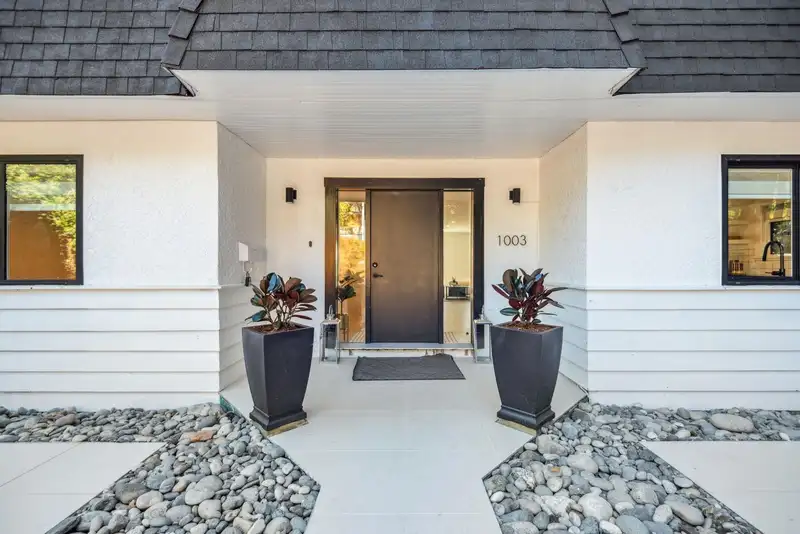 1003 SHAVINGTON STREET - photo 2 of 28