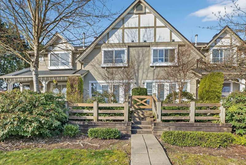 45 15488 101A AVENUE - photo 1 of 25