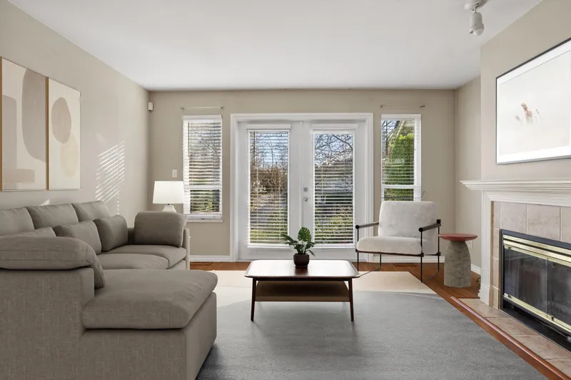 45 15488 101A AVENUE - photo 4 of 25