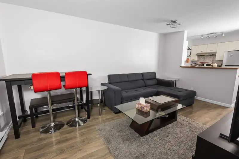 502 3438 VANNESS AVENUE - photo 3 of 25