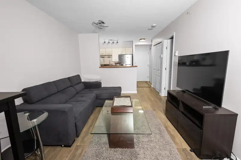 502 3438 VANNESS AVENUE - photo 4 of 25