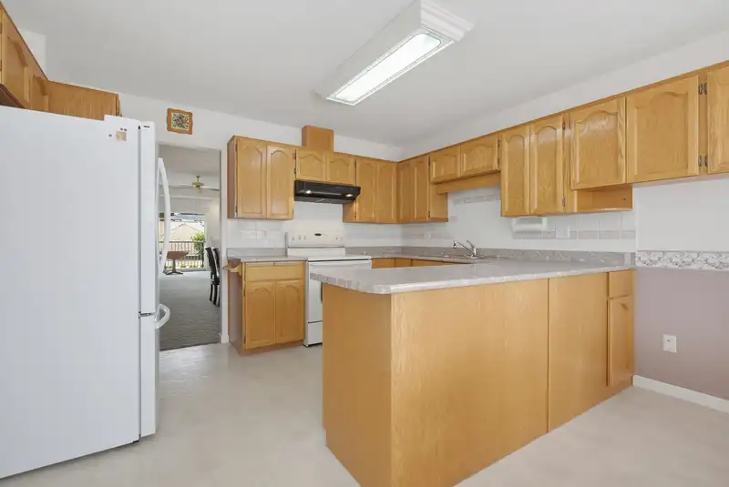16 32615 MURRAY AVENUE - photo 4 of 39