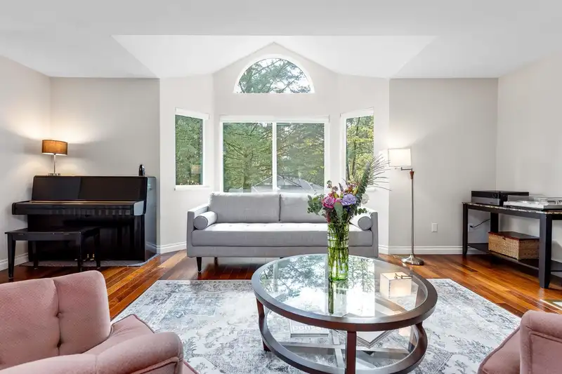146 101 PARKSIDE DRIVE - photo 1 of 39