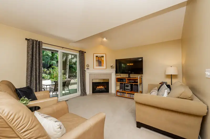 87 101 PARKSIDE DRIVE - photo 2 of 40