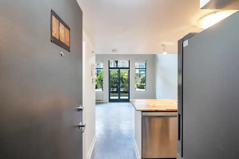 105 22 E CORDOVA STREET - photo 2 of 20