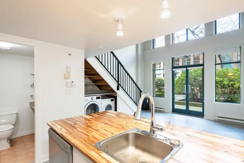 105 22 E CORDOVA STREET - photo 4 of 20