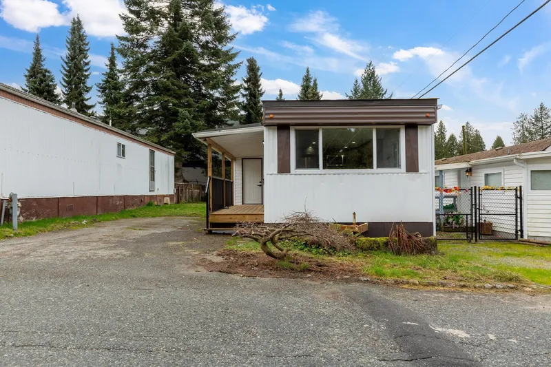 18 21163 LOUGHEED HIGHWAY - photo 3 of 25