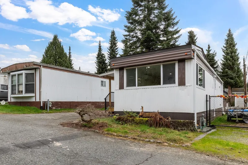 18 21163 LOUGHEED HIGHWAY - photo 4 of 25