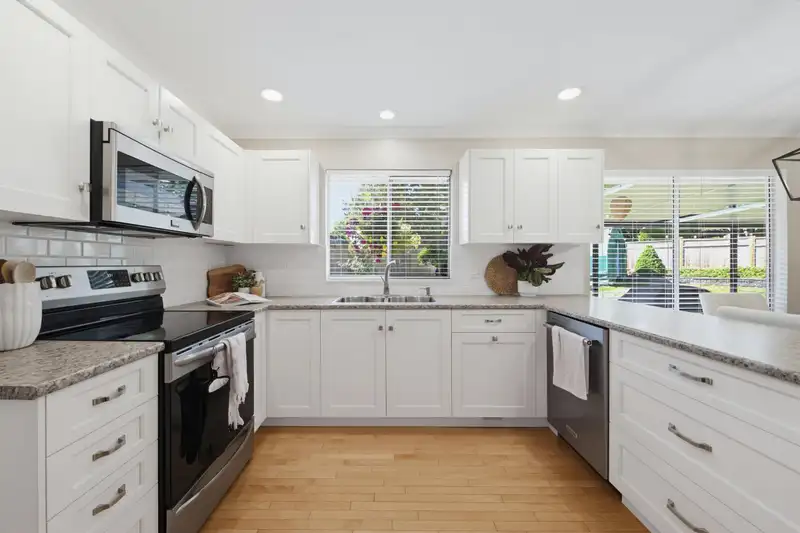 5631 E SUNRISE CRESCENT - photo 3 of 35