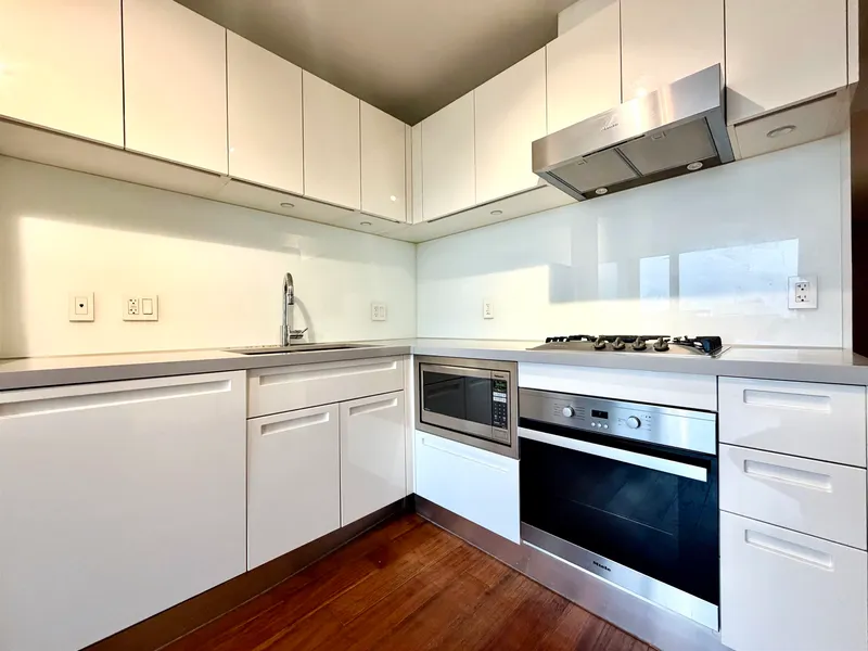 1508 188 KEEFER STREET - photo 4 of 12