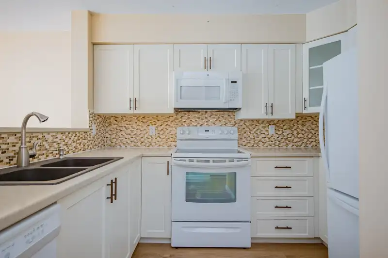 104 1576 MERKLIN STREET - photo 3 of 27