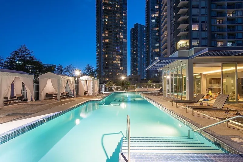 301 13696 100 AVENUE - photo 3 of 25