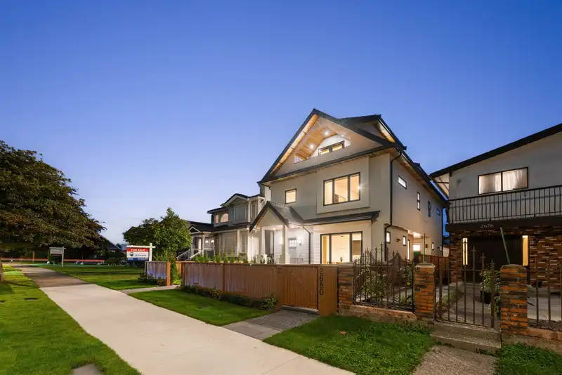 1 2680 TRIUMPH STREET - photo 2 of 39