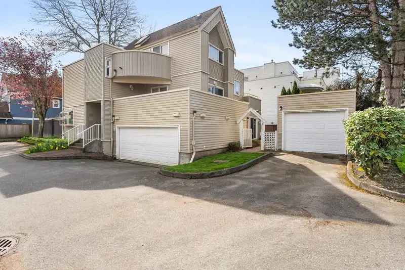 8 5635 LADNER TRUNK ROAD - photo 1 of 31