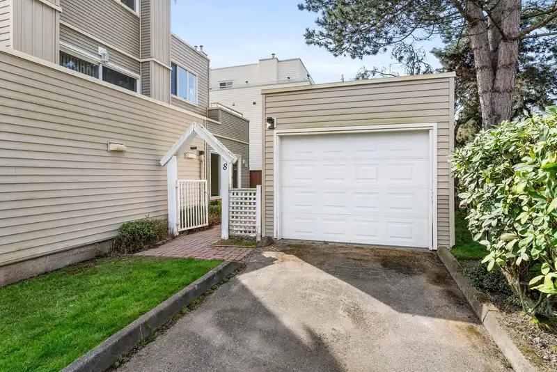 8 5635 LADNER TRUNK ROAD - photo 3 of 31