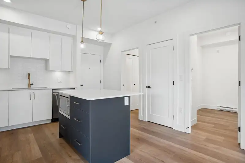 305 20286 72B AVENUE - photo 4 of 23