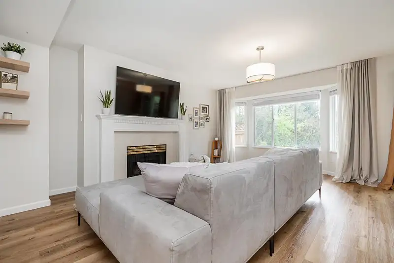 46 8863 216 STREET - photo 2 of 38