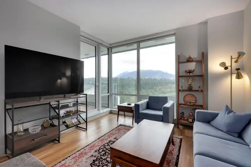 2601 680 SEYLYNN CRESCENT - photo 1 of 30