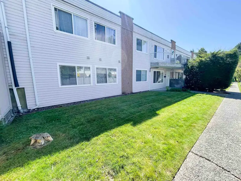 603 11901 89A AVENUE - photo 1 of 20