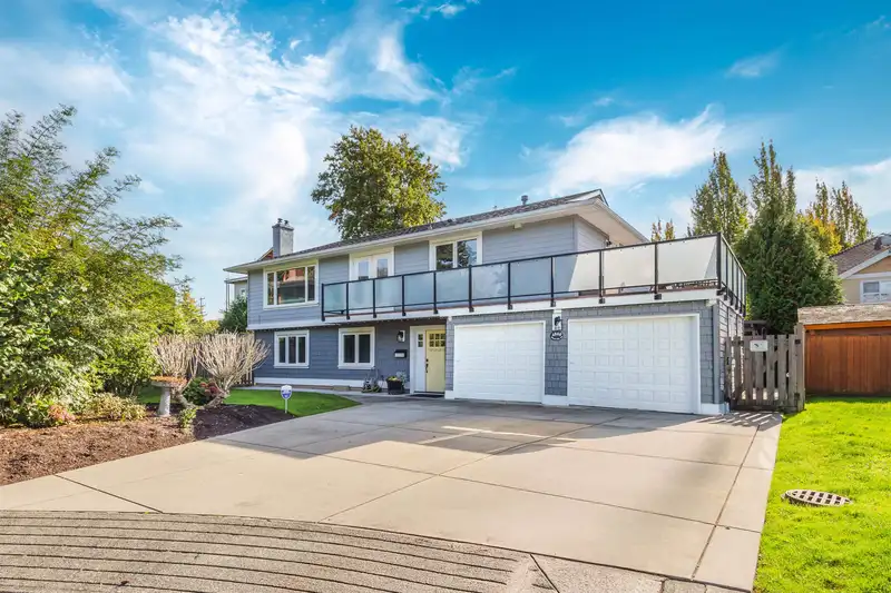 4880 BONAVISTA DRIVE - photo 1 of 39