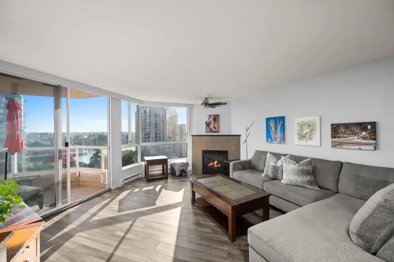 1401 1245 QUAYSIDE DRIVE - photo 3 of 40