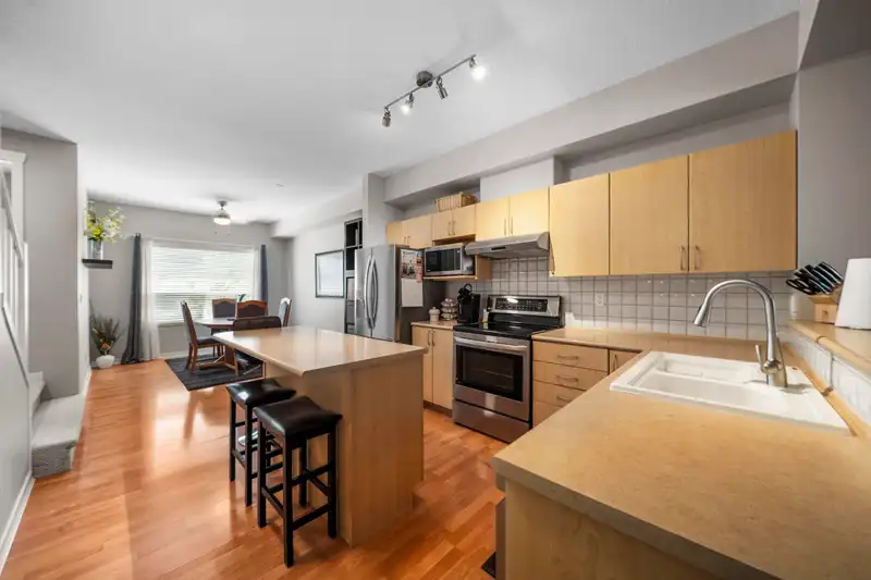 55 15065 58 AVENUE - photo 2 of 34