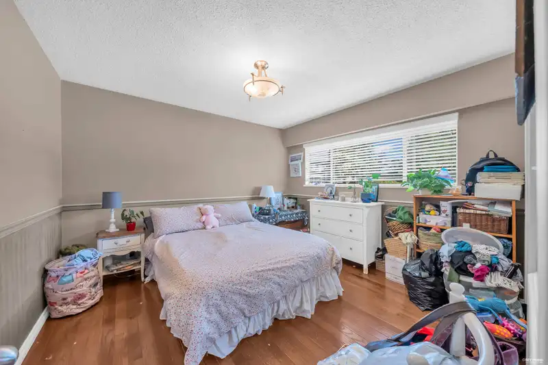 959 CAITHNESS CRESCENT - photo 1 of 39