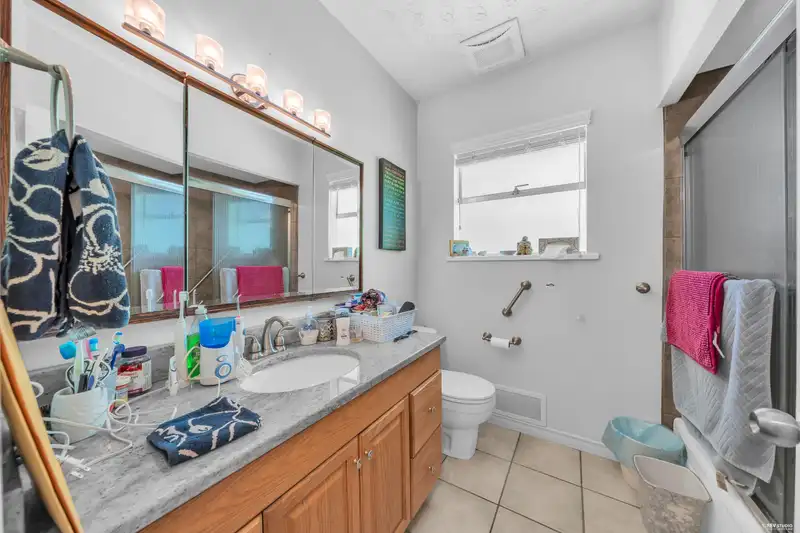 959 CAITHNESS CRESCENT - photo 4 of 39