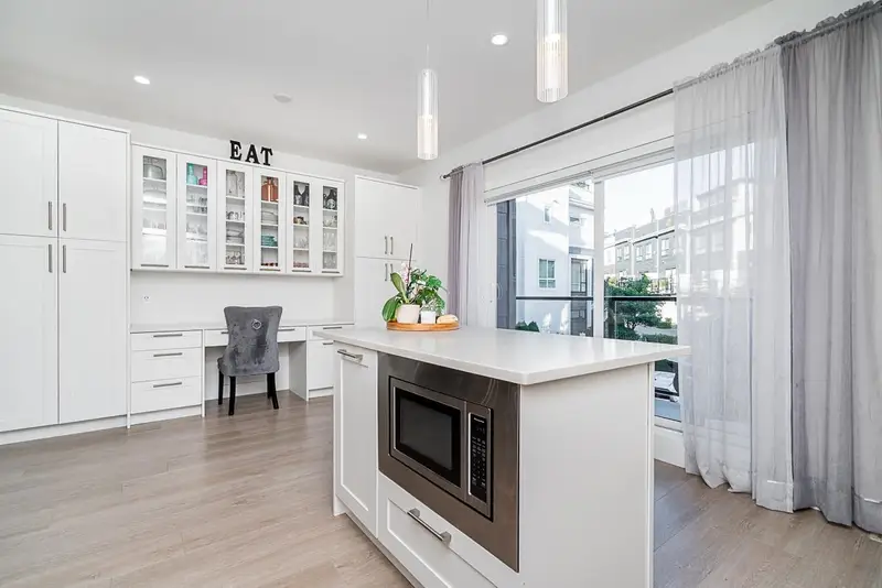 197 2277 OAK MEADOWS DRIVE - photo 3 of 25