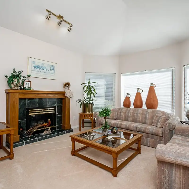 13591 60A AVENUE - photo 4 of 11