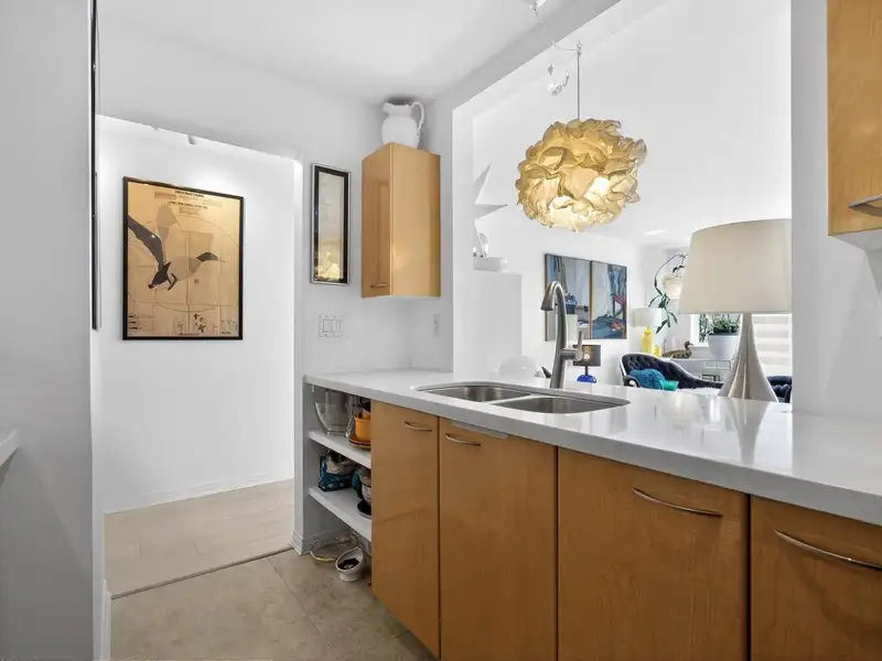 134 1408 CARTIER AVENUE - photo 3 of 18