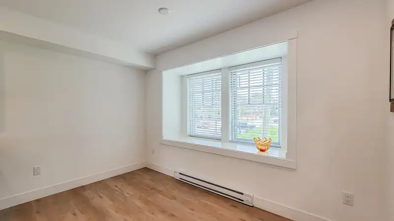 2 2338 KELLY AVENUE - photo 4 of 27