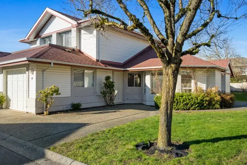 4 31406 UPPER MACLURE ROAD - photo 2 of 37