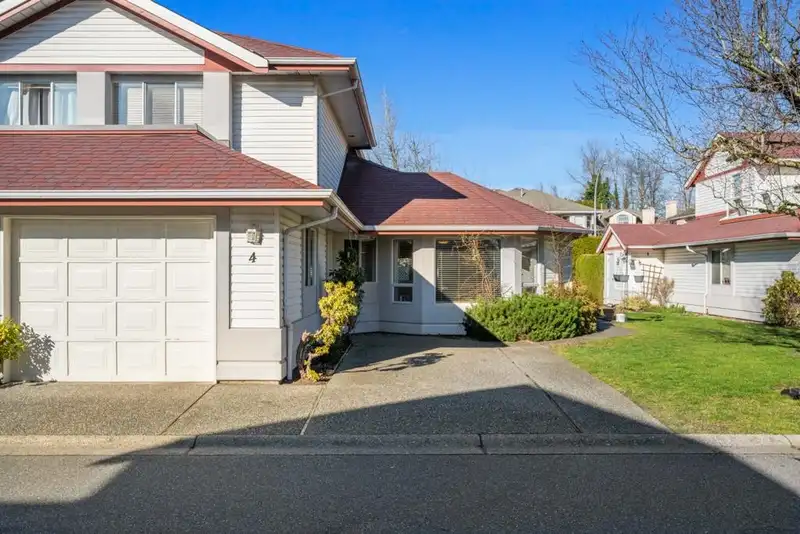 4 31406 UPPER MACLURE ROAD - photo 3 of 37