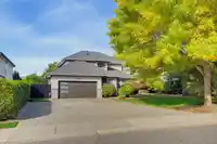 5695 185 STREET - thumbnail 1