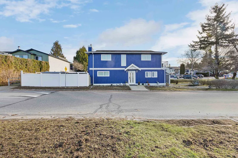 123 SPRINGFIELD DRIVE - photo 1 of 25