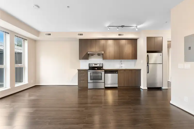 282 4133 STOLBERG STREET - photo 2 of 17
