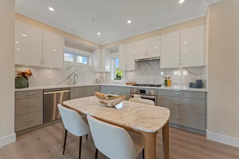 8329 FRENCH STREET - photo 4 of 7