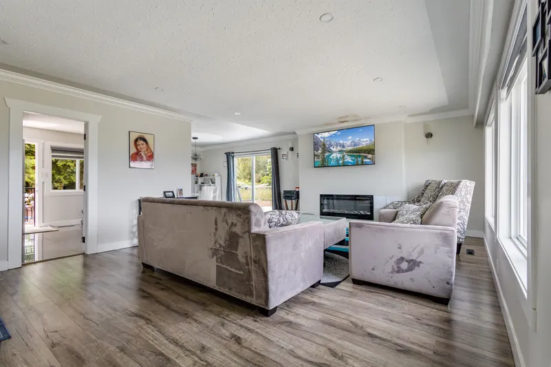 4292 SELDON ROAD - photo 3 of 25