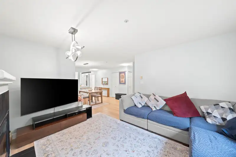 103 20189 54 AVENUE - photo 3 of 29