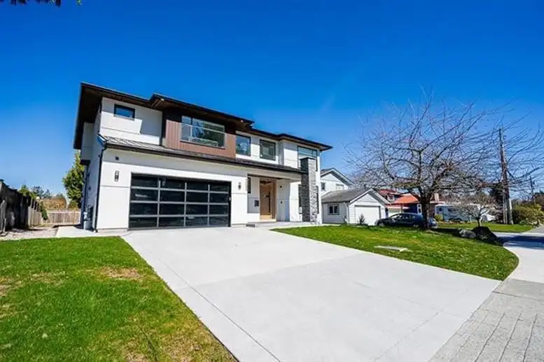 5093 2ND AVENUE - photo 2 of 26