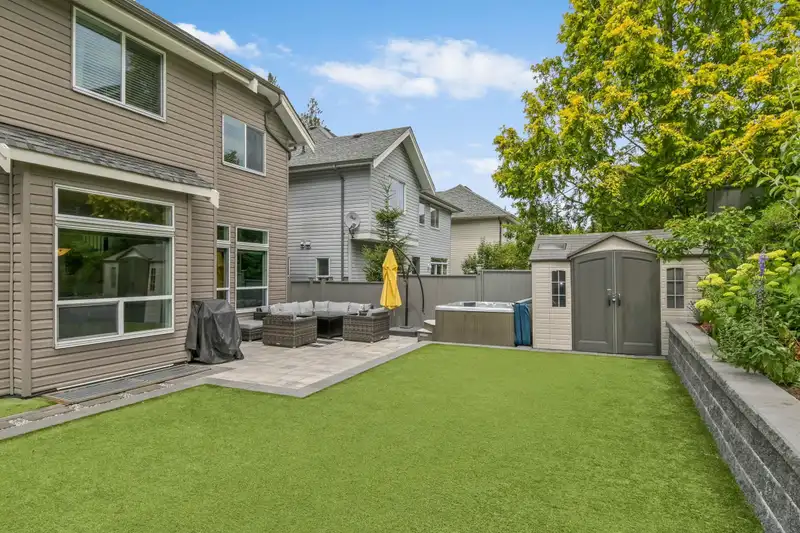 6084 163 STREET - photo 3 of 38