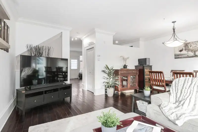 51 6785 193 STREET - photo 4 of 27