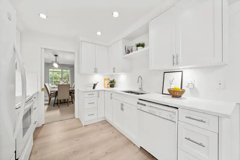 405 9119 154 STREET - photo 3 of 40