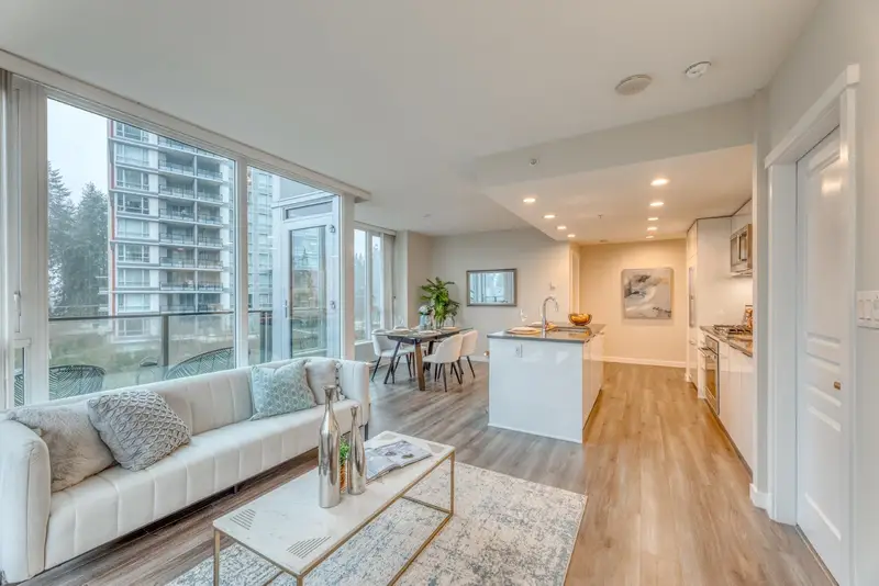 403 3100 WINDSOR GATE - photo 4 of 25